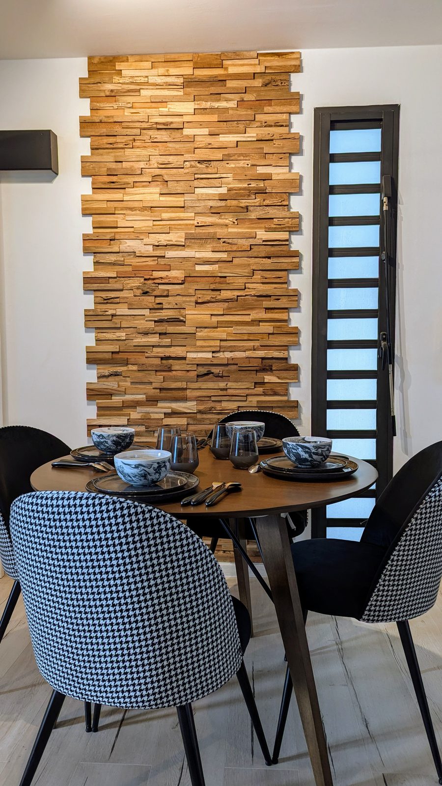 Appartement industriel cocooning, ameublement chaleureux